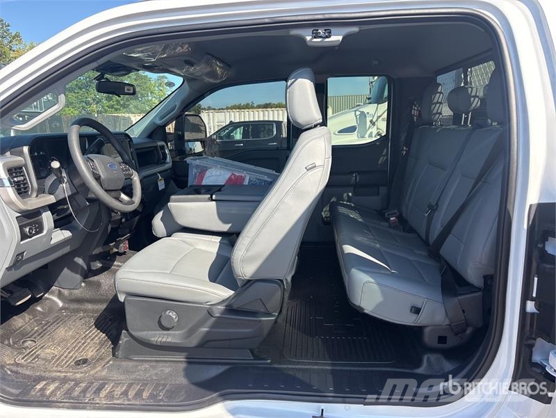 Ford F-550 4x4 Extended Cab Service Truck Komunalna vozila za opštu namenu