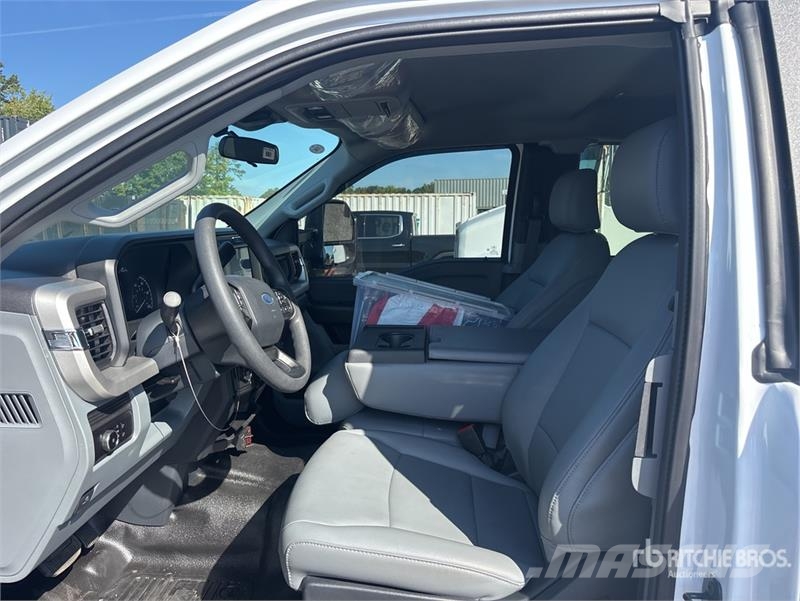 Ford F-550 4x4 Extended Cab Service Truck Komunalna vozila za opštu namenu