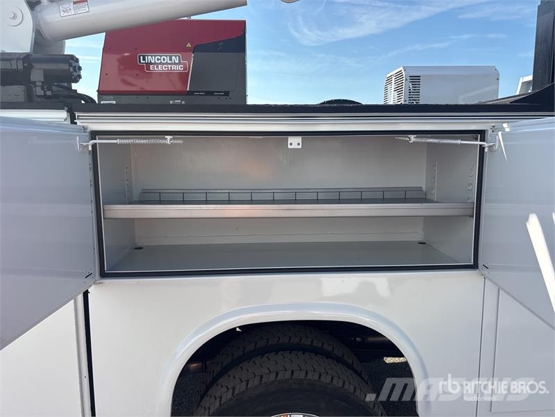 Ford F-550 4x4 Extended Cab Service Truck Komunalna vozila za opštu namenu