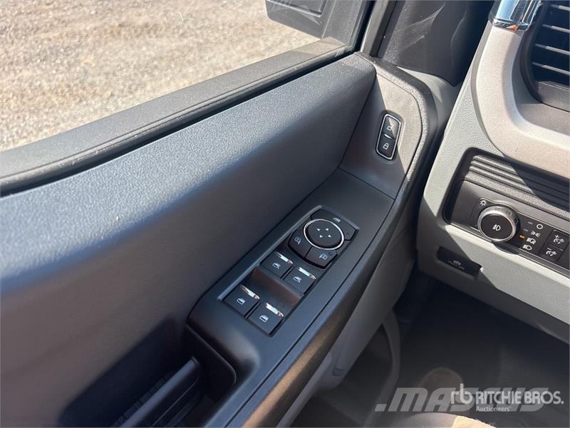 Ford F-550 4x4 Extended Cab Service Truck Komunalna vozila za opštu namenu