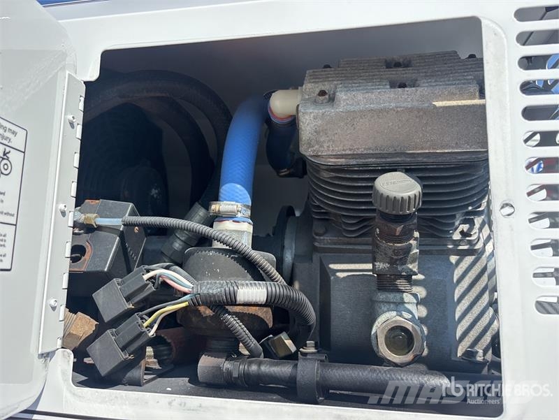Ford F-550 4x4 Extended Cab Service Truck Komunalna vozila za opštu namenu
