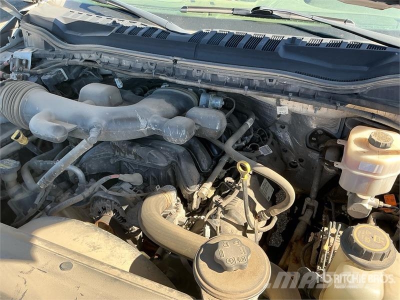 Ford F-550 XL 4x2 Extended Cab Service Truck Onderhoud voertuigen