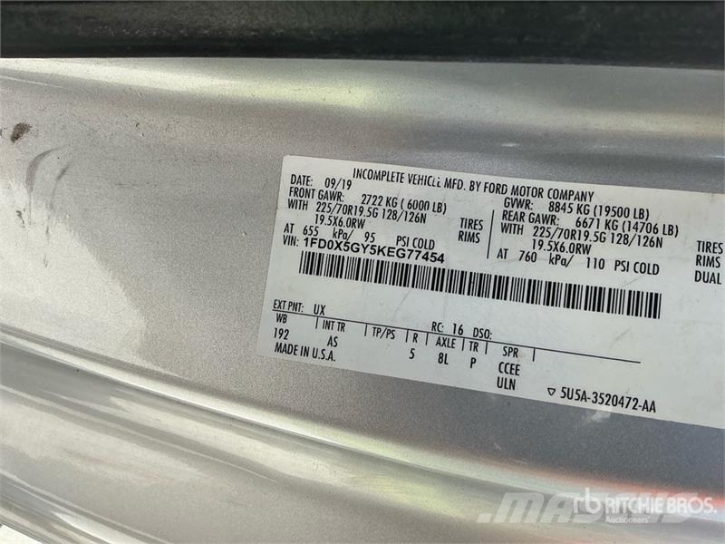 Ford F-550 XL 4x2 Extended Cab Service Truck Onderhoud voertuigen