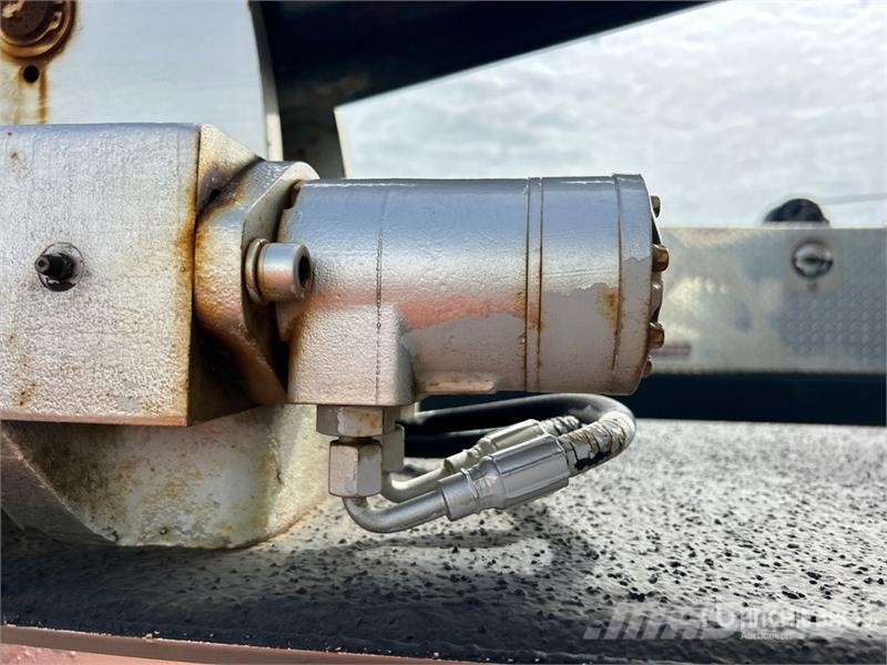 Ford F-550 XL 4x2 Extended Cab Service Truck Pilsētas atkritumvedēji