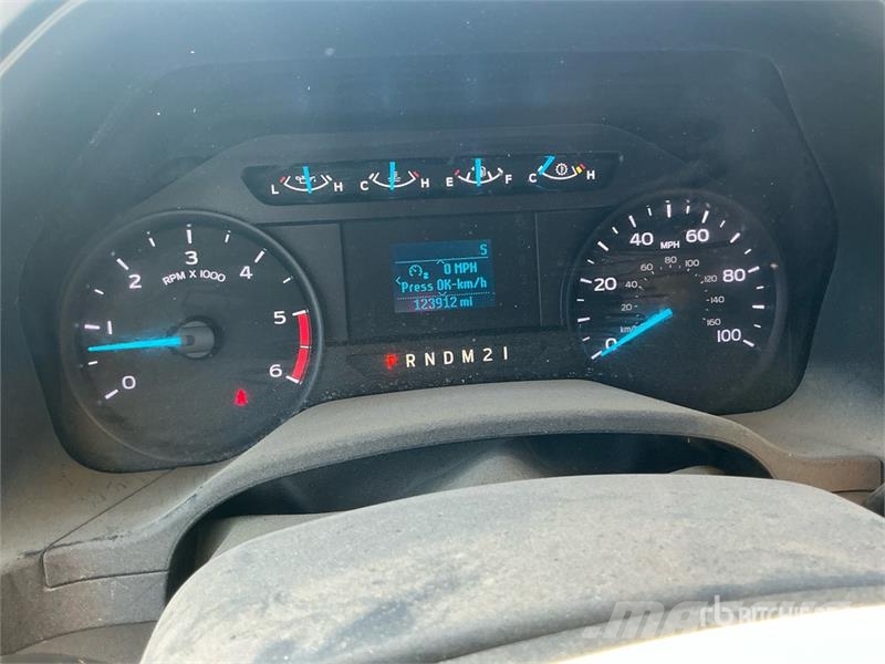 Ford F-550 XL 4x2 Extended Cab Service Truck Onderhoud voertuigen