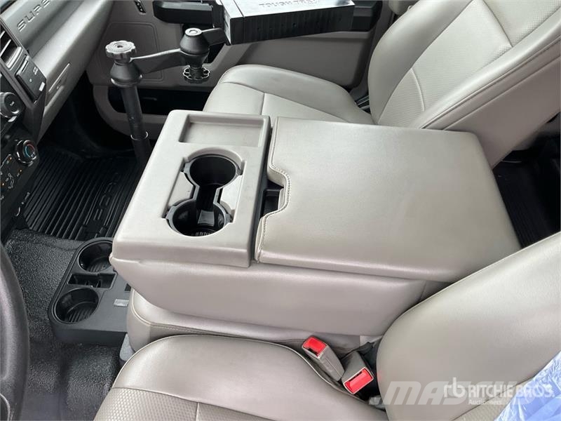 Ford F-550 XL 4x2 Extended Cab Service Truck Kommunalt / generelt kjøretøy