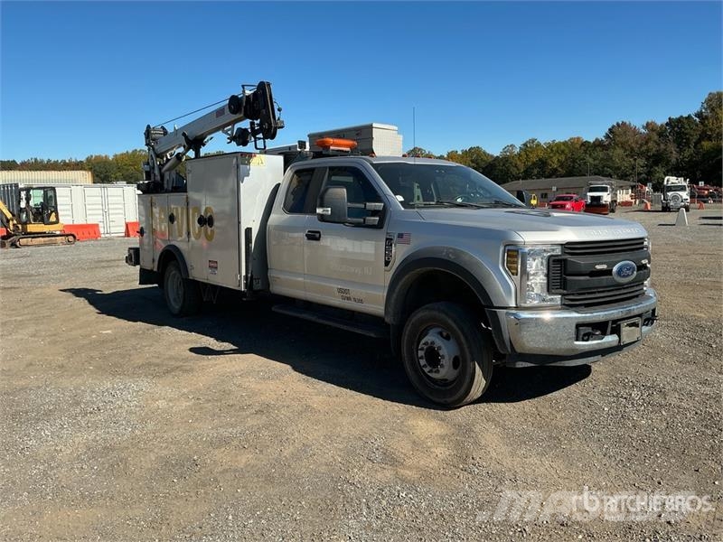 Ford F-550 XL 4x2 Extended Cab Service Truck Onderhoud voertuigen