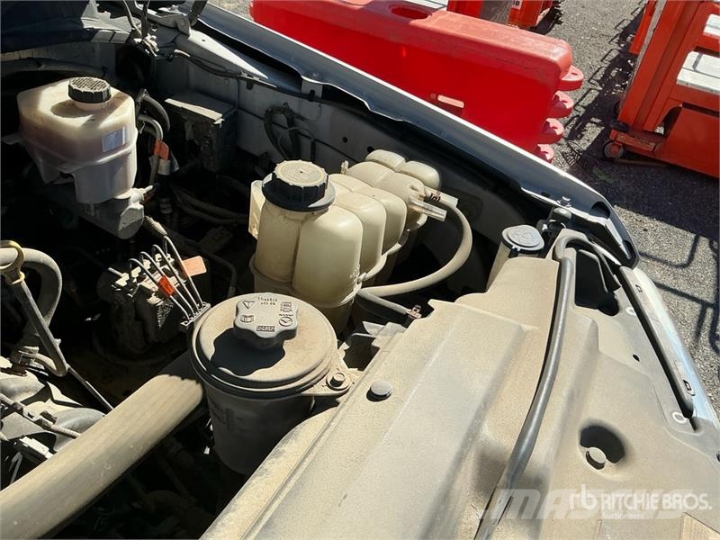 Ford F-550 XL 4x2 Extended Cab Service Truck Onderhoud voertuigen