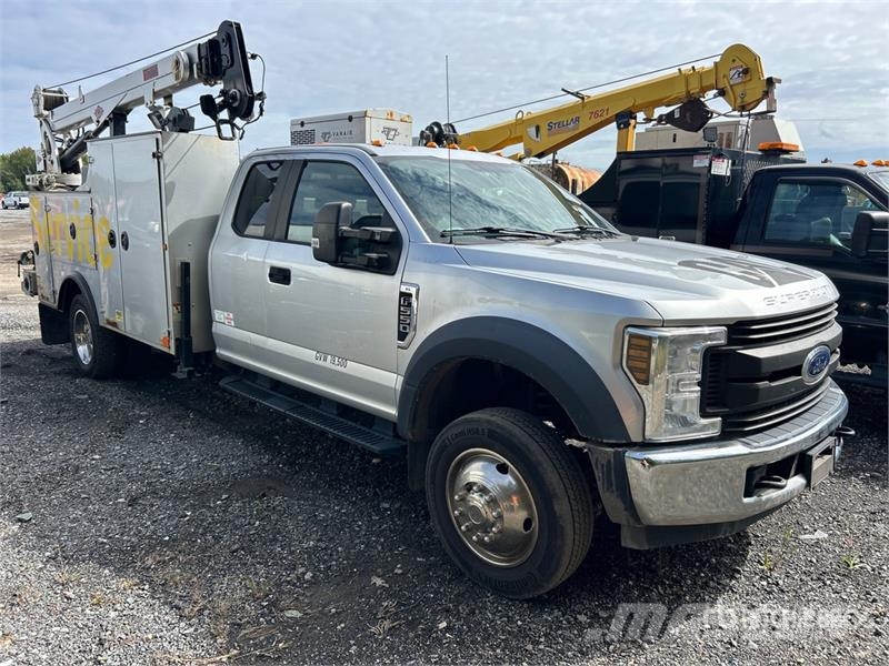 Ford F-550 XL 4x2 Extended Cab Service Truck Pilsētas atkritumvedēji