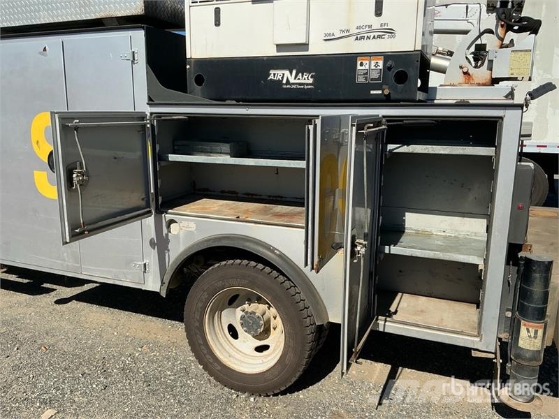 Ford F-550 XL 4x2 Extended Cab Service Truck Onderhoud voertuigen