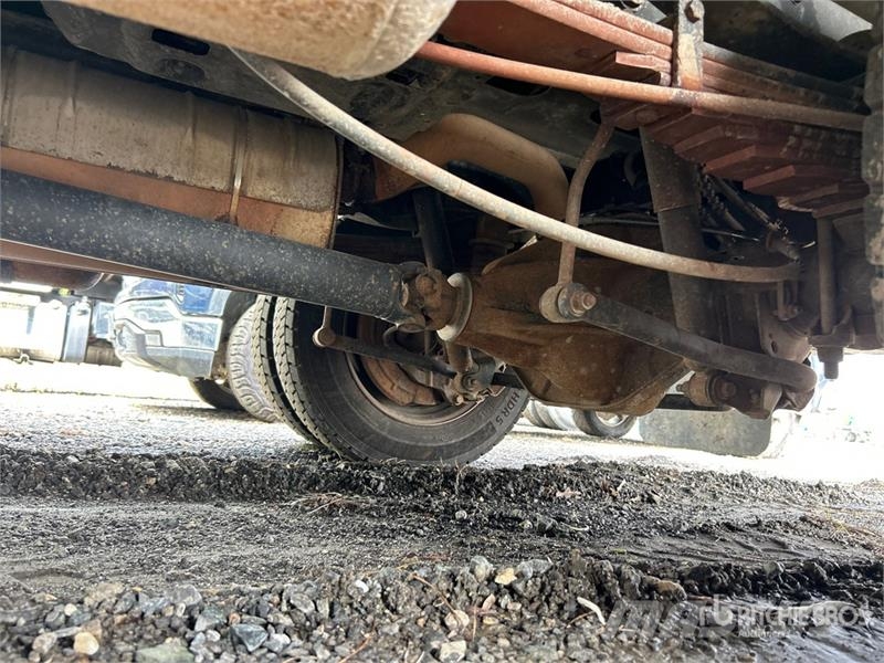 Ford F-550 XL 4x2 Extended Cab Service Truck Pilsētas atkritumvedēji