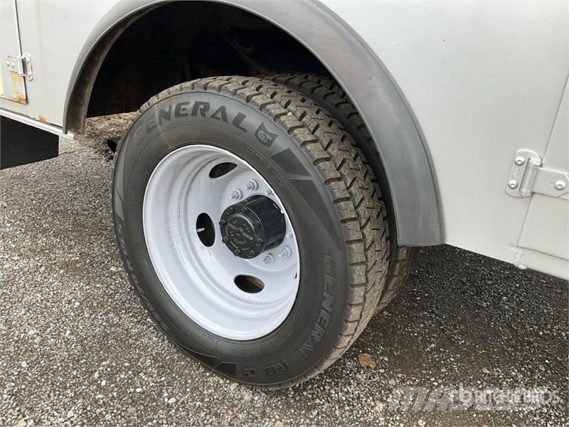 Ford F-550 XL 4x2 Extended Cab Service Truck Kommunalt / generelt kjøretøy