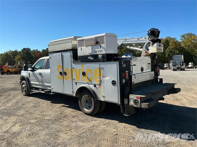 Ford F-550 XL 4x2 Extended Cab Service Truck Onderhoud voertuigen
