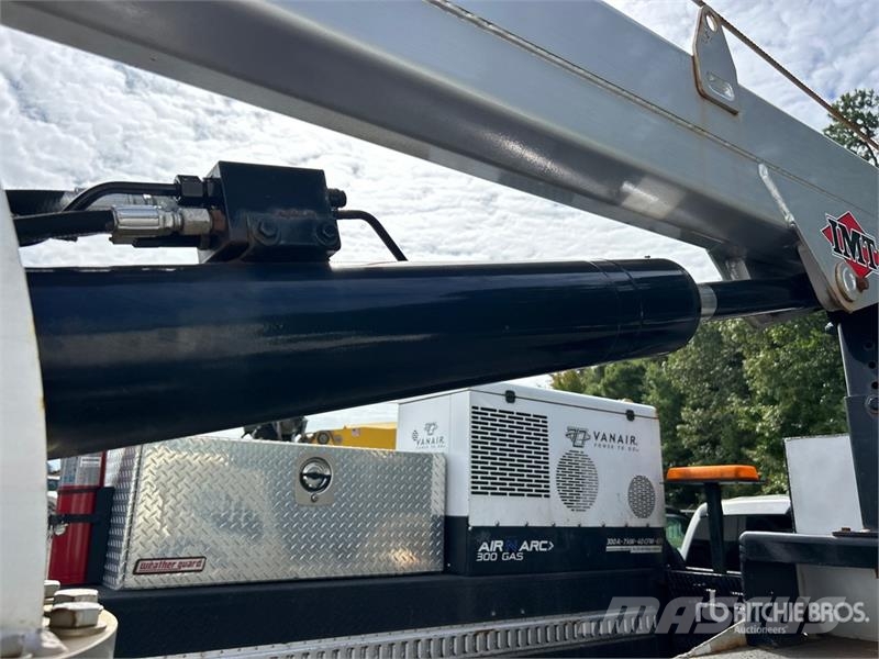 Ford F-550 XL 4x2 Extended Cab Service Truck Pilsētas atkritumvedēji