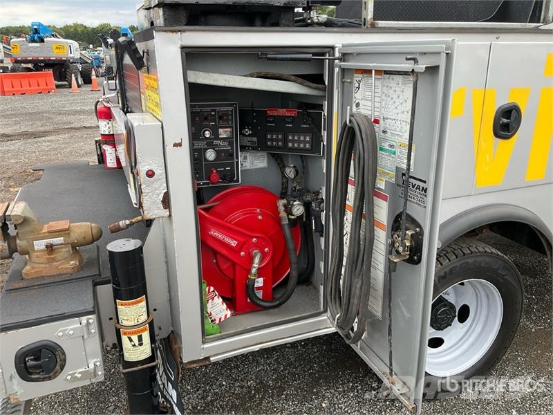 Ford F-550 XL 4x2 Extended Cab Service Truck Kommunalt / generelt kjøretøy