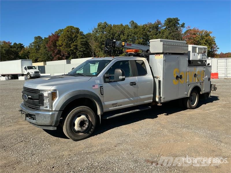 Ford F-550 XL 4x2 Extended Cab Service Truck Onderhoud voertuigen