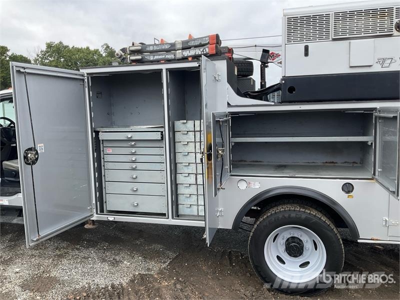 Ford F-550 XL 4x2 Extended Cab Service Truck Kommunalt / generelt kjøretøy
