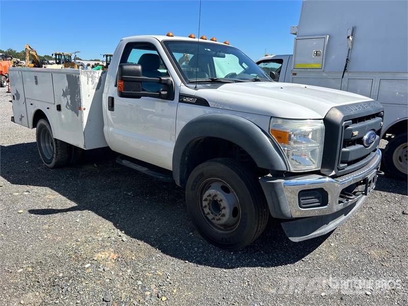 Ford F-550 XL 4x2 Utility Truck Пікапи / Бічне розвантаження