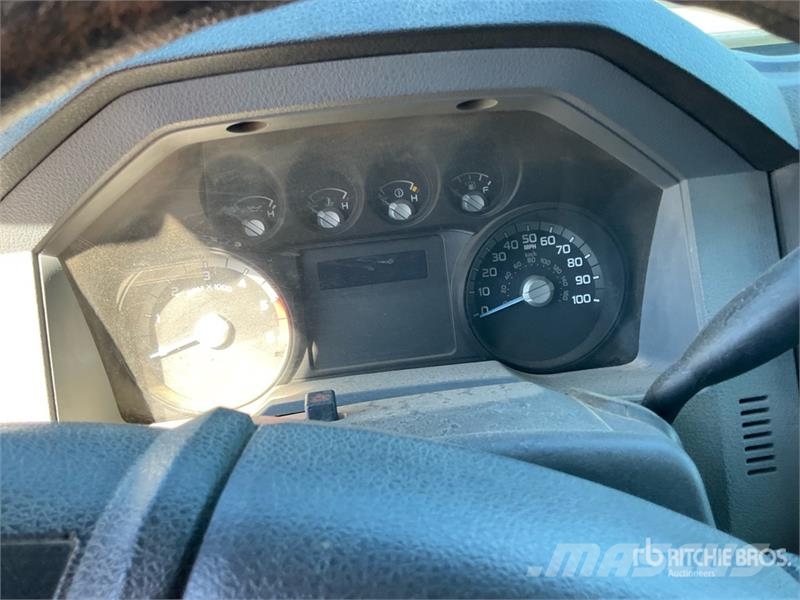 Ford F-550 XL 4x2 Utility Truck (Inoperable) Utilitaire benne