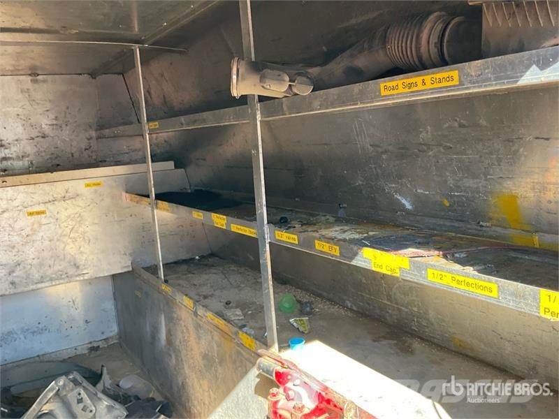Ford F-550 XL 4x2 Utility Truck (Inoperable) Utilitaire benne
