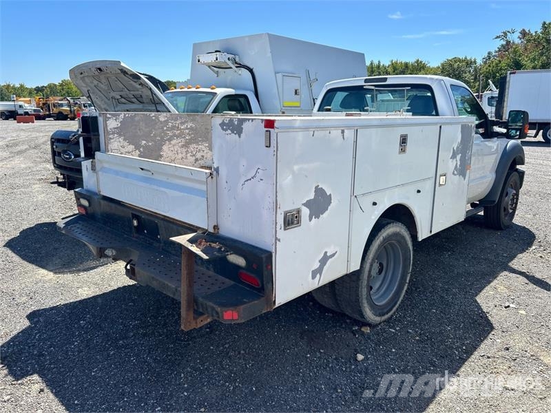 Ford F-550 XL 4x2 Utility Truck Пікапи / Бічне розвантаження