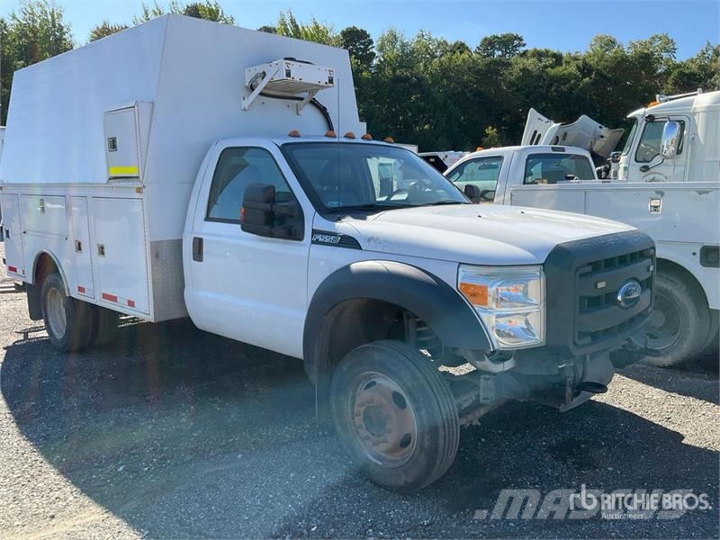 Ford F-550 XL 4x2 Utility Truck (Inoperable) Utilitaire benne
