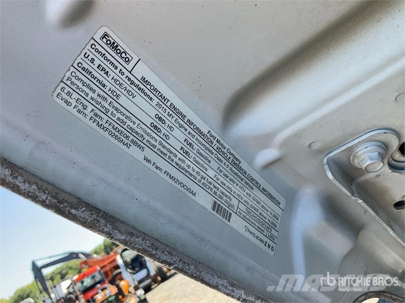 Ford F-550 XL 4x2 Utility Truck (Inoperable) Utilitaire benne