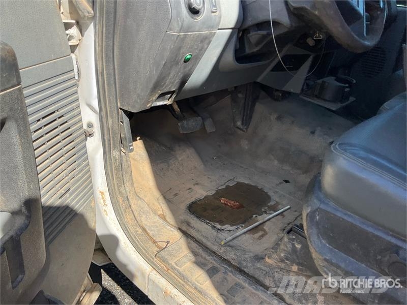 Ford F-550 XL 4x2 Utility Truck (Inoperable) Utilitaire benne