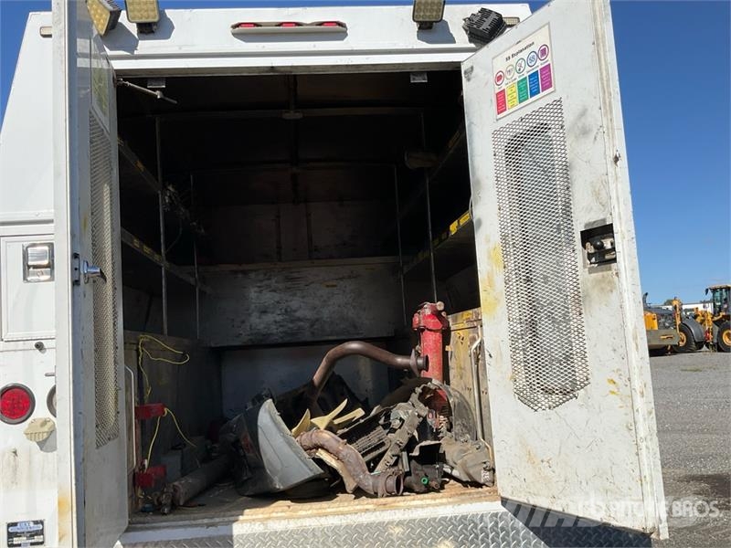 Ford F-550 XL 4x2 Utility Truck (Inoperable) Utilitaire benne