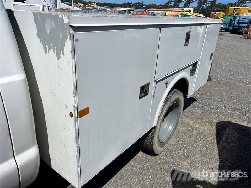 Ford F-550 XL 4x2 Utility Truck Пікапи / Бічне розвантаження