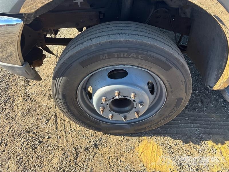 Ford F-550 XL 4x2 Van Truck Autocamioane