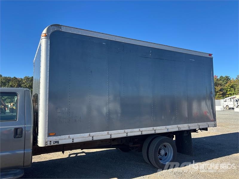 Ford F-550 XL 4x2 Van Truck Autocamioane