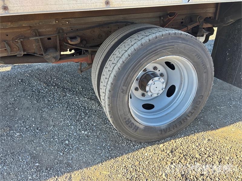 Ford F-550 XL 4x2 Van Truck Autocamioane