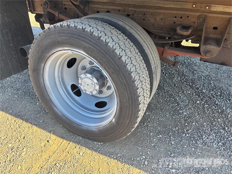 Ford F-550 XL 4x2 Van Truck Autocamioane