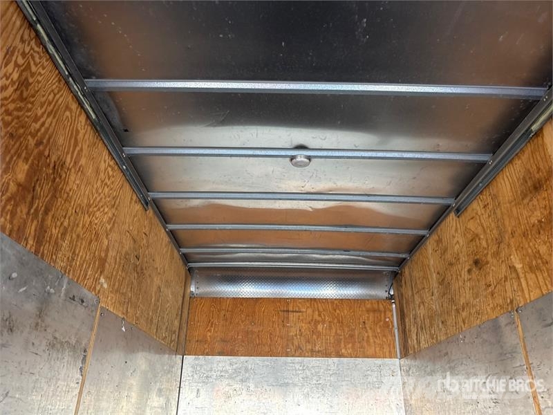 Ford F-550 XL 4x2 Van Truck Autocamioane