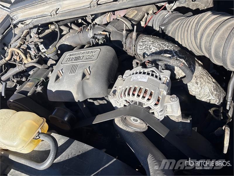 Ford F-550 XL 4x2 Van Truck Autocamioane