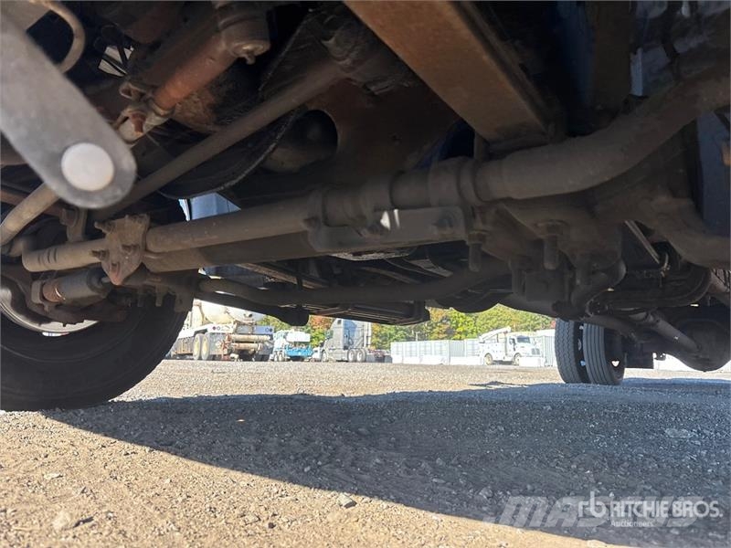 Ford F-550 XL 4x2 Van Truck Autocamioane