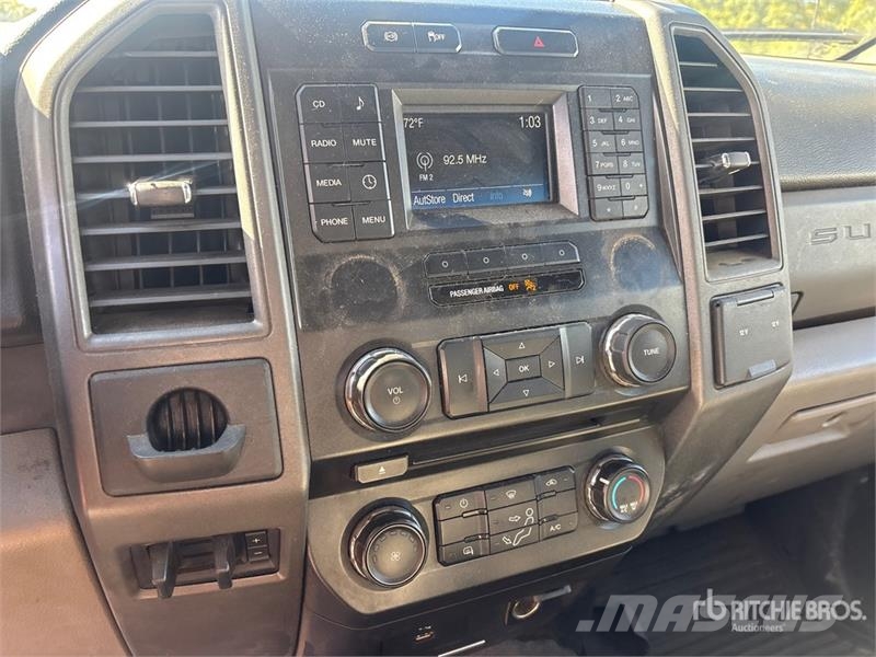 Ford F-550 XL 4x4 Extended Cab Service Truck Municipal / general purpose vehicles