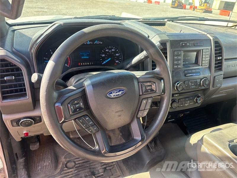 Ford F-550 XL 4x4 Extended Cab Service Truck Municipal / general purpose vehicles