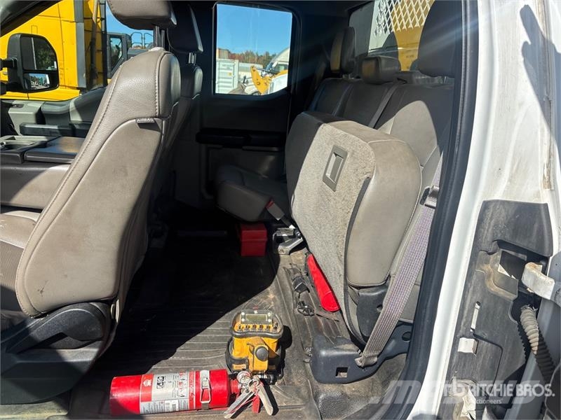 Ford F-550 XL 4x4 Extended Cab Service Truck Municipal / general purpose vehicles
