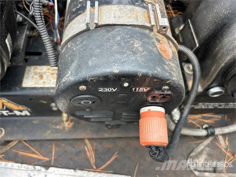 Ford F-550 XL 4x4 Service Truck مركبات الأغراض العامة