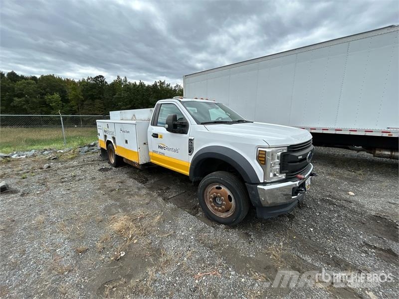 Ford F-550 XL 4x4 Service Truck مركبات الأغراض العامة
