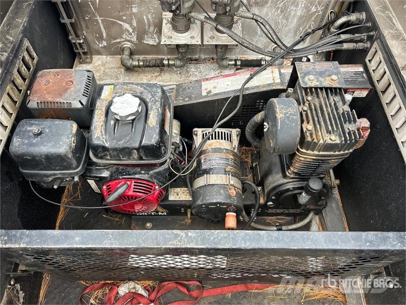 Ford F-550 XL 4x4 Service Truck مركبات الأغراض العامة