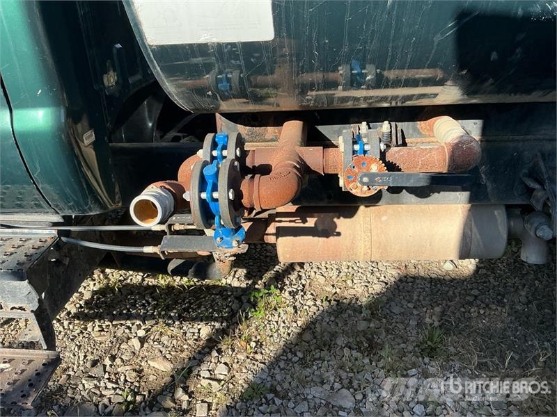 Ford F-650 2000 gal 4x2 Water Truck 給水車
