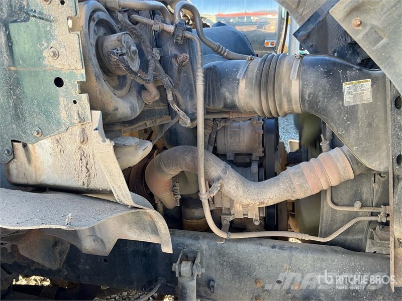 Ford F-650 2000 gal 4x2 Water Truck 給水車