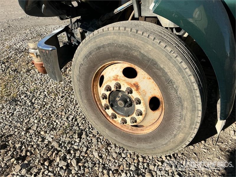 Ford F-650 2000 gal 4x2 Water Truck 給水車