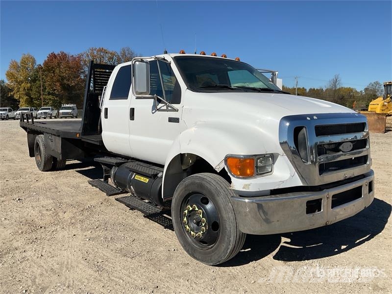 Ford F-650 XL 4x2 Crew Cab Flatbed Truck شاحنات مسطحة/مفصلية الجوانب