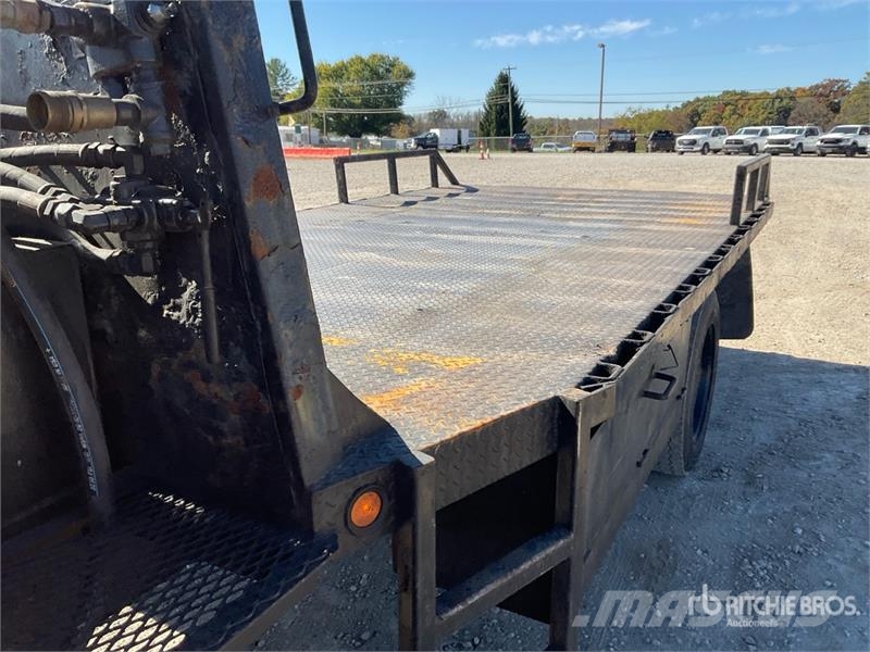 Ford F-650 XL 4x2 Crew Cab Flatbed Truck شاحنات مسطحة/مفصلية الجوانب