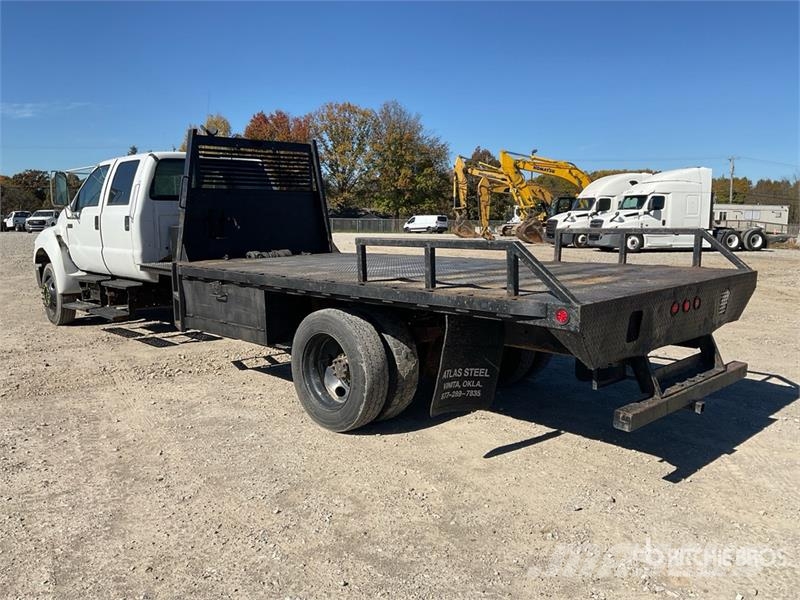 Ford F-650 XL 4x2 Crew Cab Flatbed Truck شاحنات مسطحة/مفصلية الجوانب