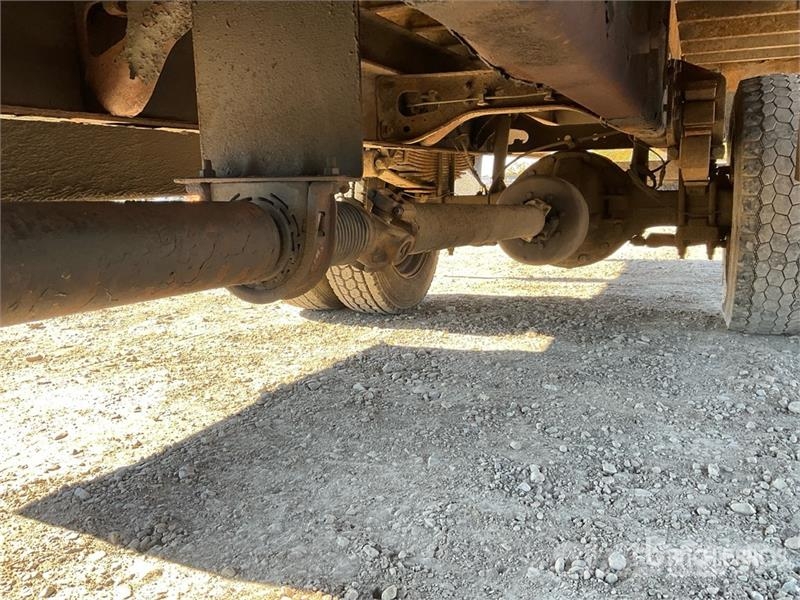 Ford F-650 XL 4x2 Crew Cab Flatbed Truck شاحنات مسطحة/مفصلية الجوانب